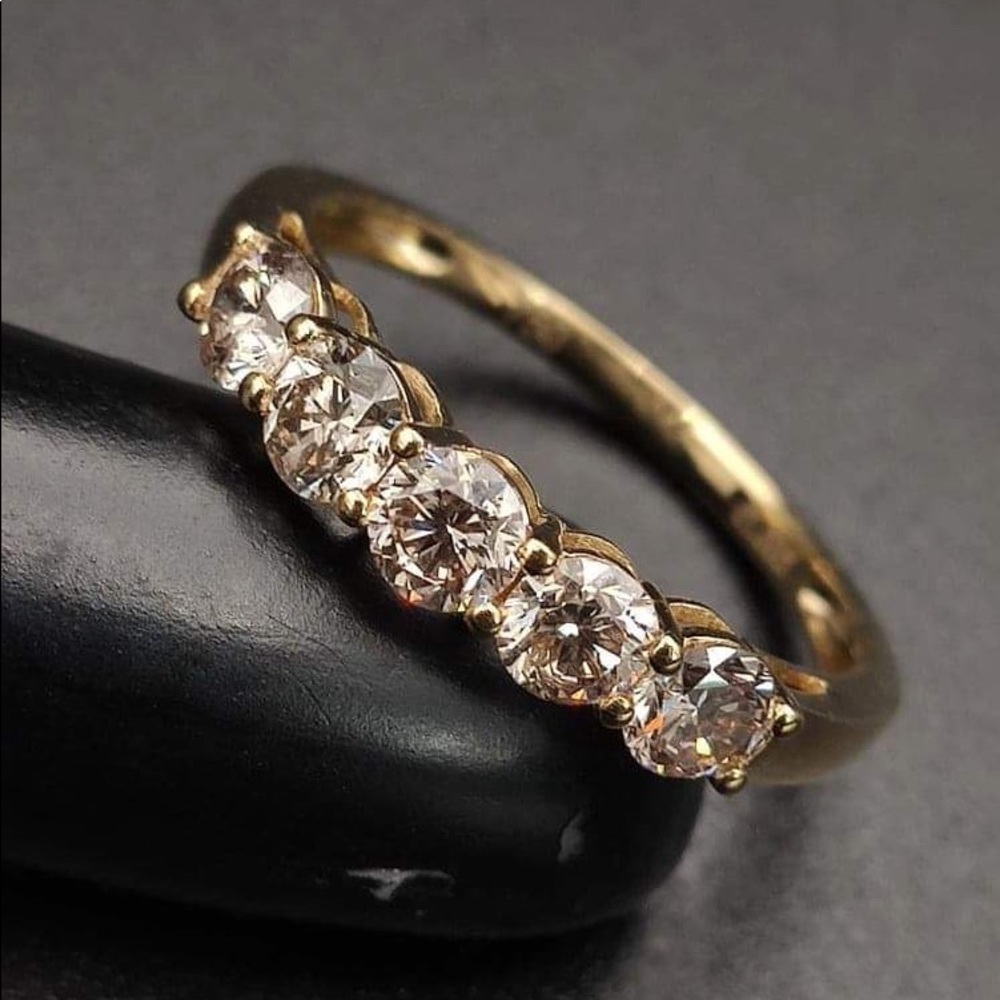 ❌SOLD❌Anniversary ring - Picture 4 of 6